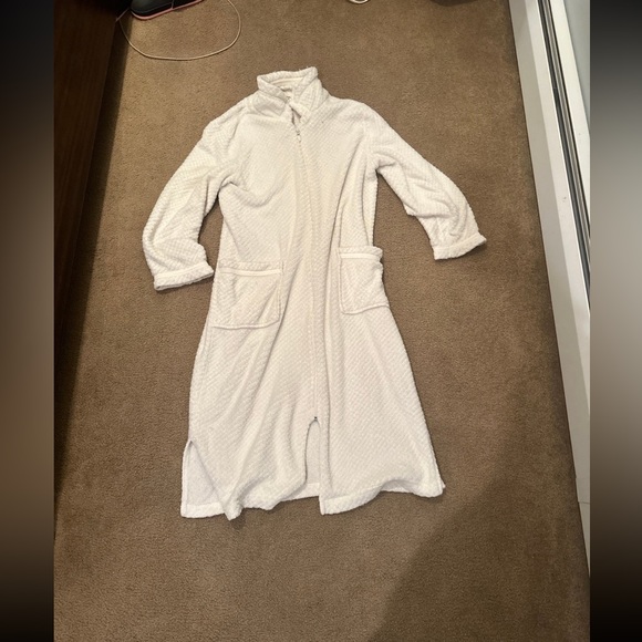 Zip up Robe - Picture 5 of 5